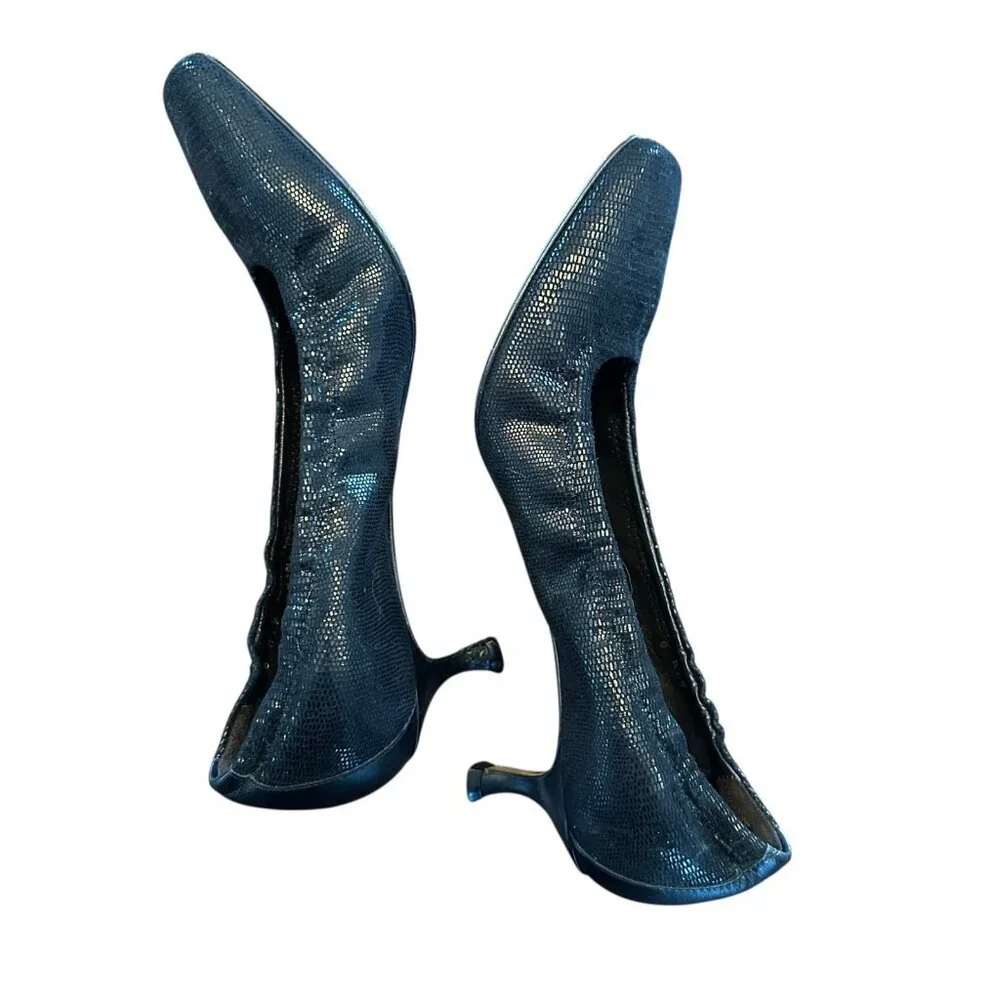 Donald J Pliner Seana Metallic Embossed Leather Kitten Heel Pumps Size 8 M